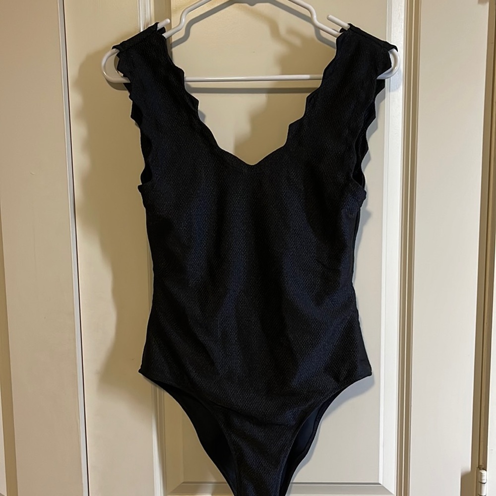 Cupshe scalloped black one piece swim suit, size small